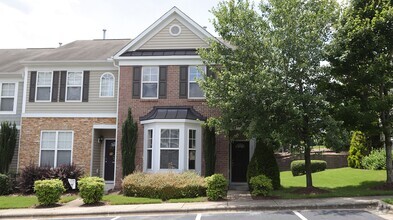 Building Photo - End Unit Townhome in Highland Creek Commun...