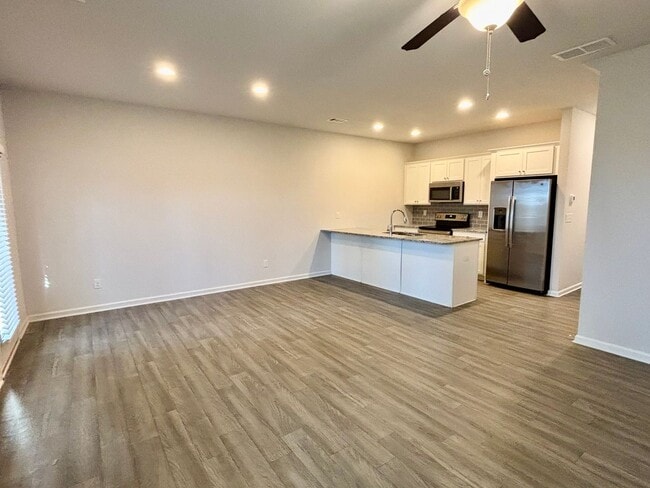 Building Photo - 2809 Ridgeview Dr