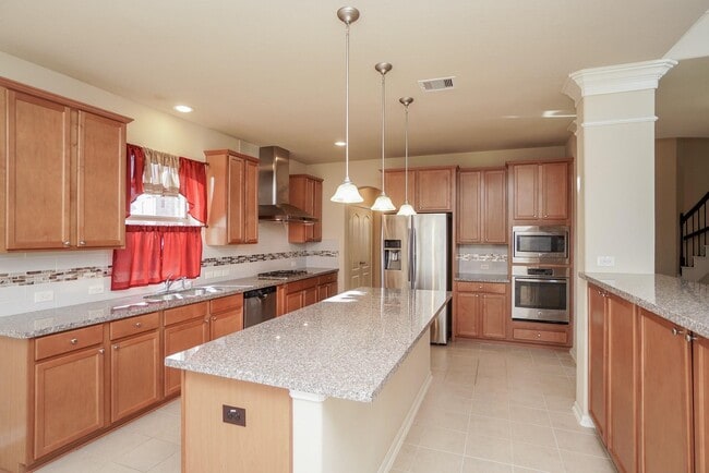Building Photo - 215 Promenade Estates Ln