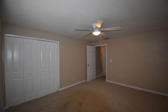 Building Photo - 2Bdrm 1.5Bath -- Townhome near UCF and Wat...