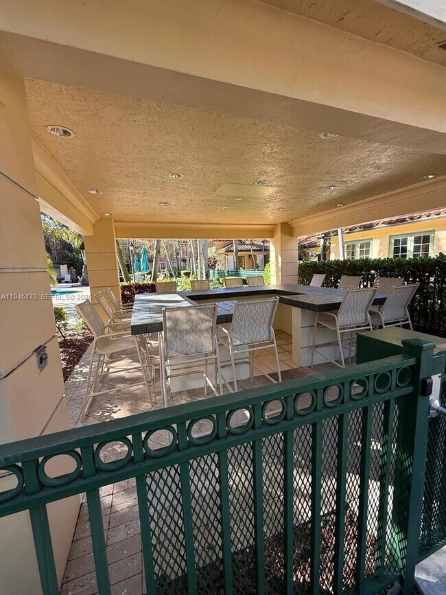 Building Photo - 6598 W Sample Rd