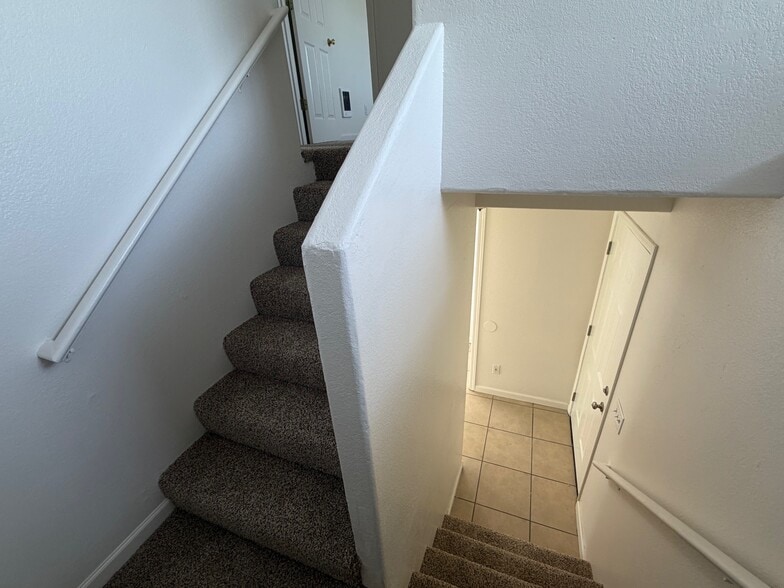 Building Photo - 4338 Ward Pl NE