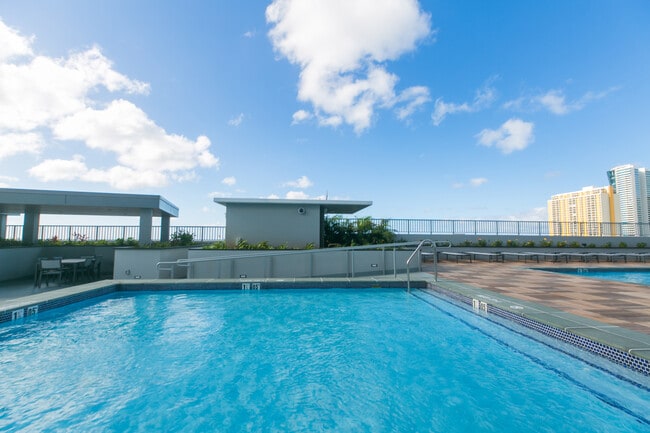 Building Photo - 1391 Kapiolani Blvd