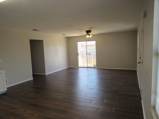 Building Photo - 335 Redfish Dr