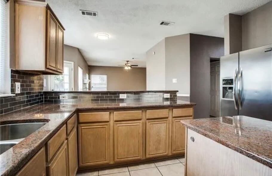 Building Photo - 3917 Silver Meadow Ln