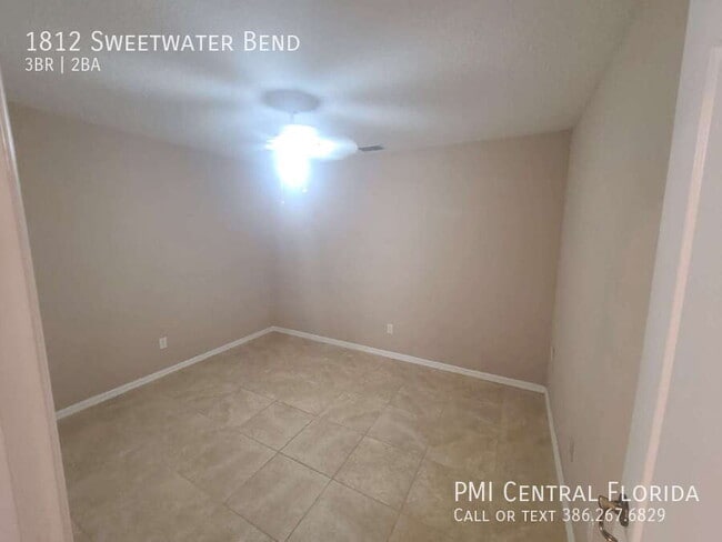 Building Photo - 1812 Sweetwater Bend