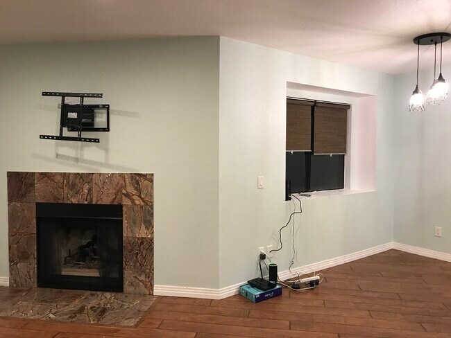 Building Photo - 9725 Mesa Springs Way