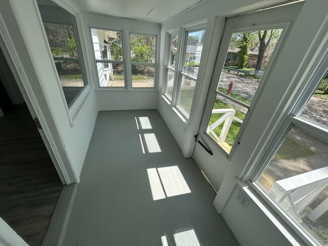 Building Photo - 114 W Alexander St