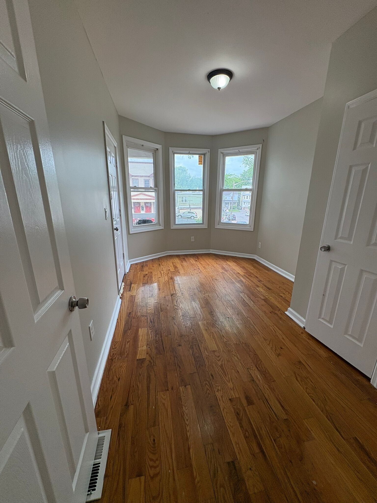 Building Photo - 19-21 Schuyler Ter