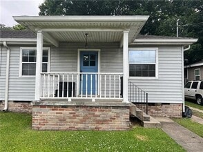 Building Photo - 708 Community St