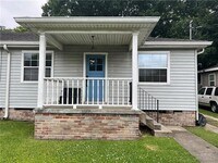 Building Photo - 708 Community St