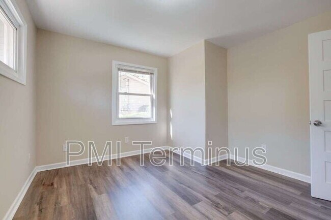 Building Photo - 3442 Longleaf Dr