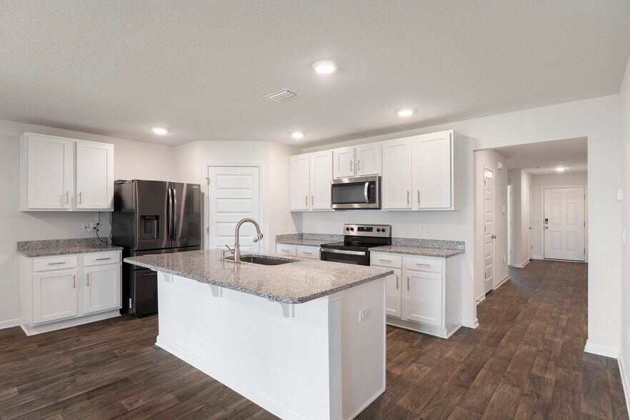 Building Photo - 7805 Lakeside Oaks Dr