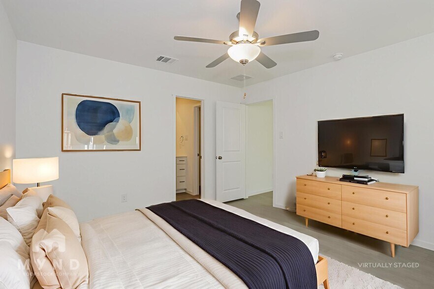 Building Photo - 2736 Ctr Crk Ln