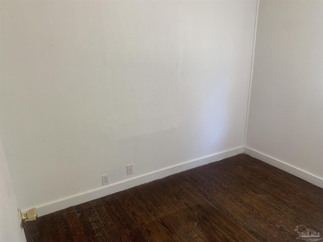 Building Photo - 3204 E Gonzalez St