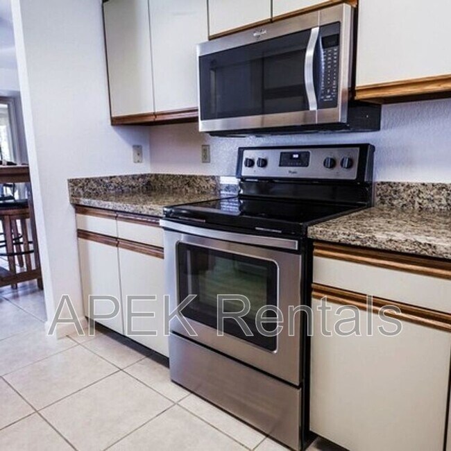 Building Photo - 2001 E Camino Parocela