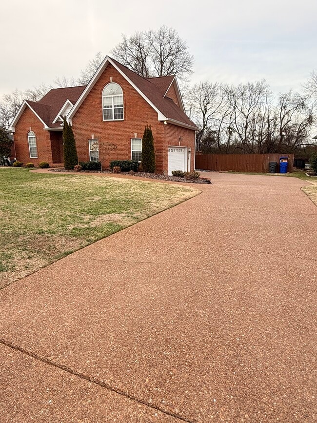 Building Photo - 129 Thoroughbred Way