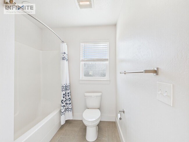 Building Photo - 3 Bedroom Condo in Bozeman