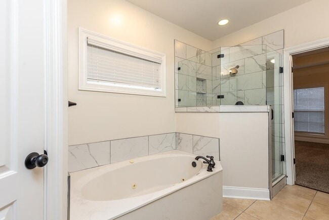 Building Photo - 2864 Summer Oaks Pl