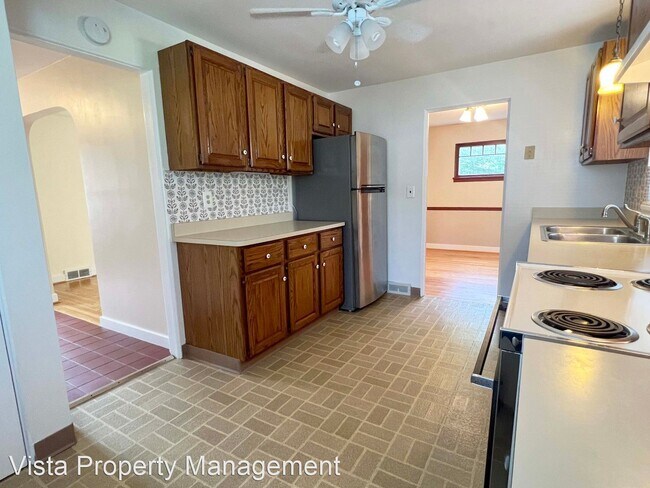 Building Photo - 4 br, 2 bath House - 54 Fisher Rd