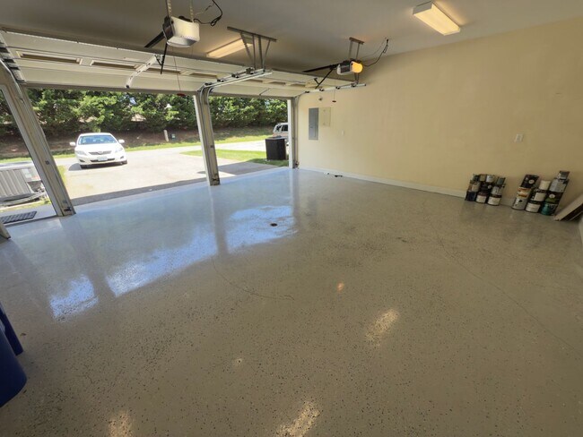 Building Photo - Christiansburg, 3 BR / 2.5 BA, Available Now