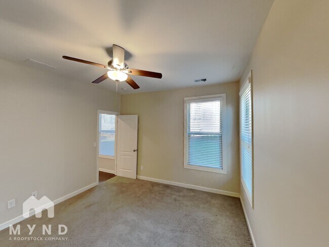 Building Photo - 1019 Willowcroft Dr