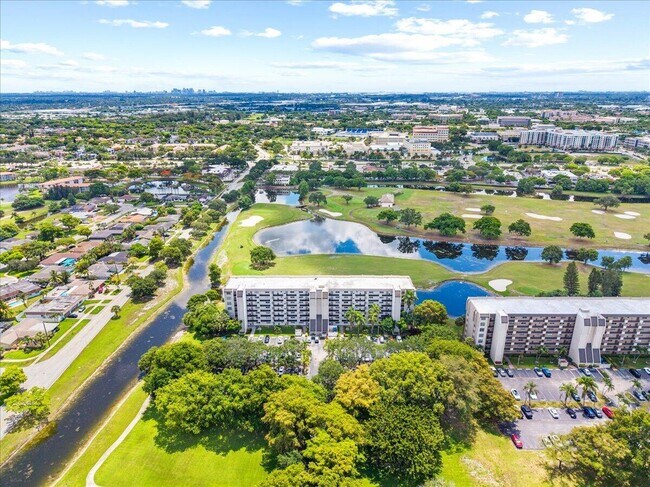 Building Photo - 3100 W Rolling Hills Cir