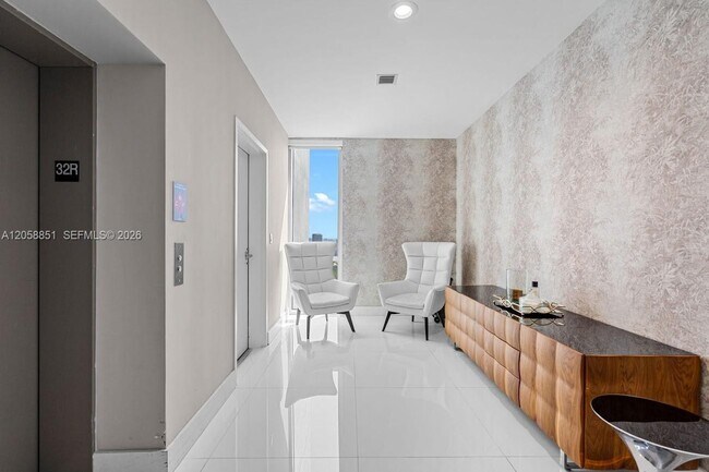 Building Photo - 16385 Biscayne Blvd