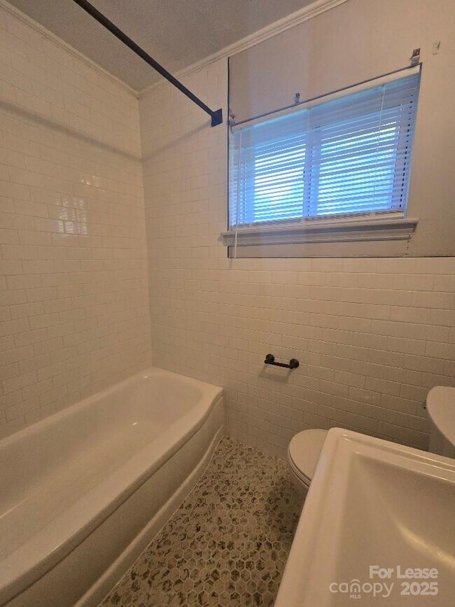 Building Photo - 809 Wilbrown Cir
