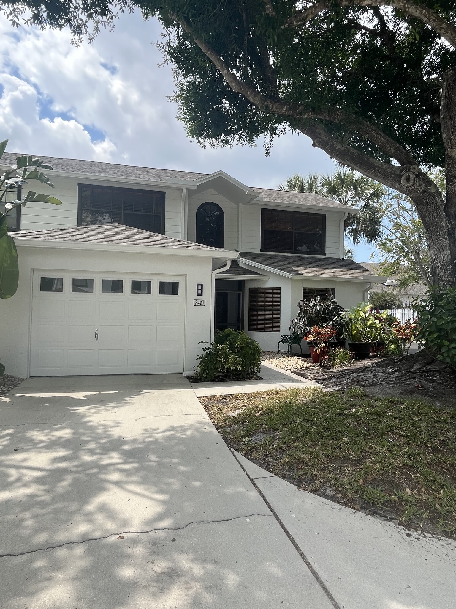 Building Photo - 840 Meadowland Dr
