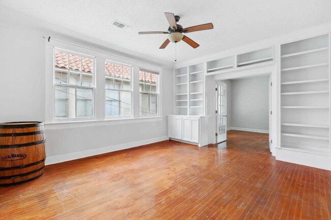 Building Photo - 2217 Jefferson Ave
