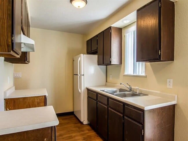 Building Photo - 405 SW 11th St