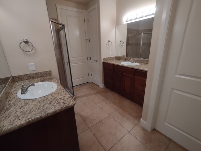 Building Photo - Desirable Black Rock Condo - Quite/Peaceful