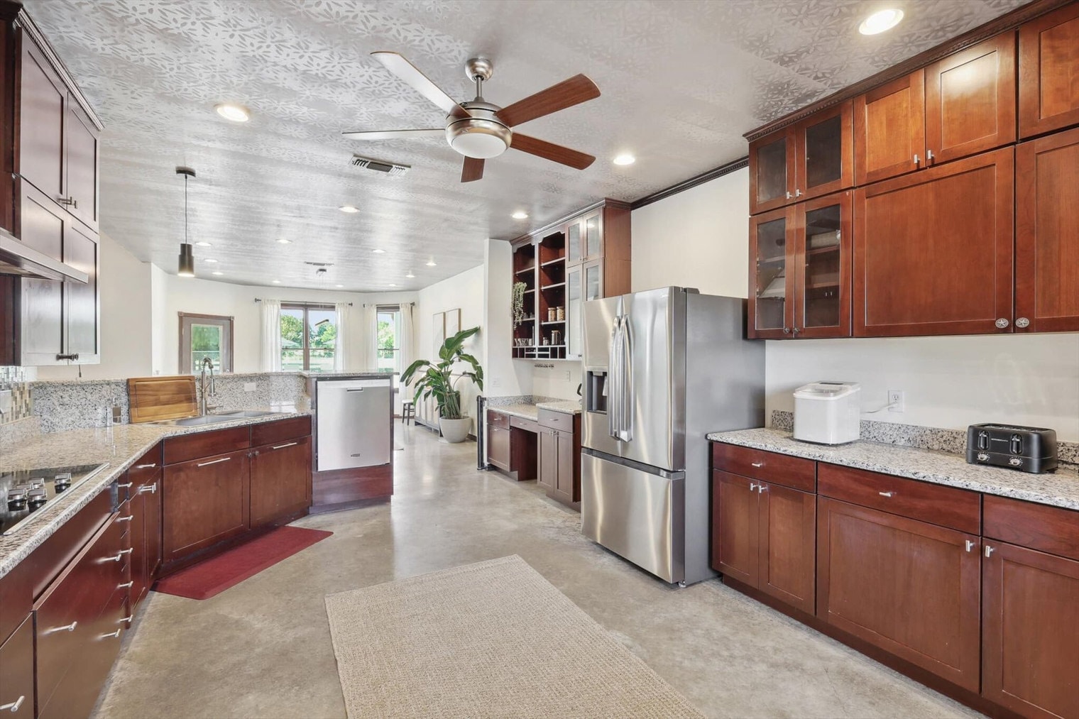 Building Photo - 12161 Hill Country Cir