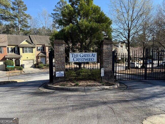 Building Photo - 1645 Southgate Mill Dr