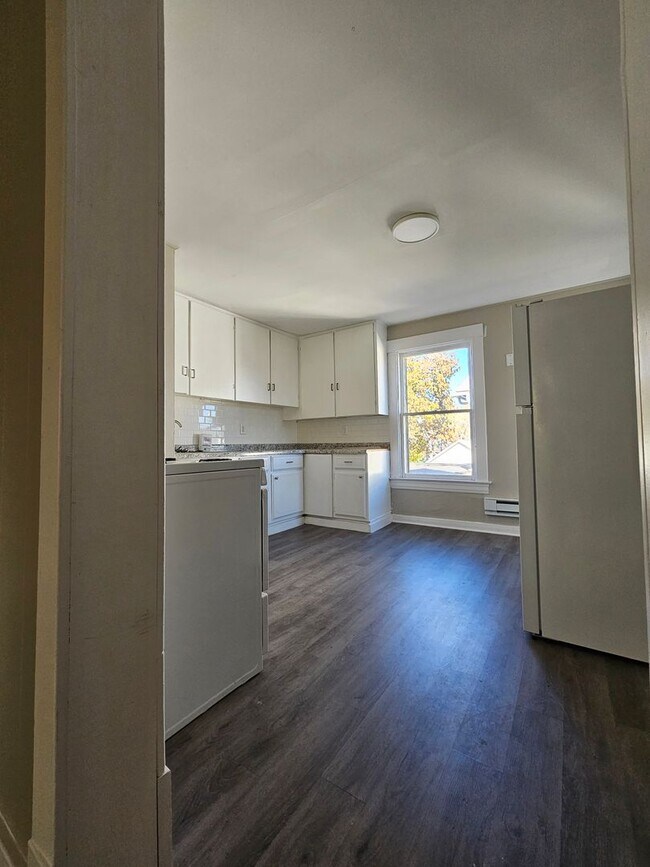 Building Photo - 936 Harrison Ave
