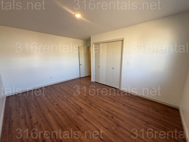 Building Photo - 3113-3115 S Bunker