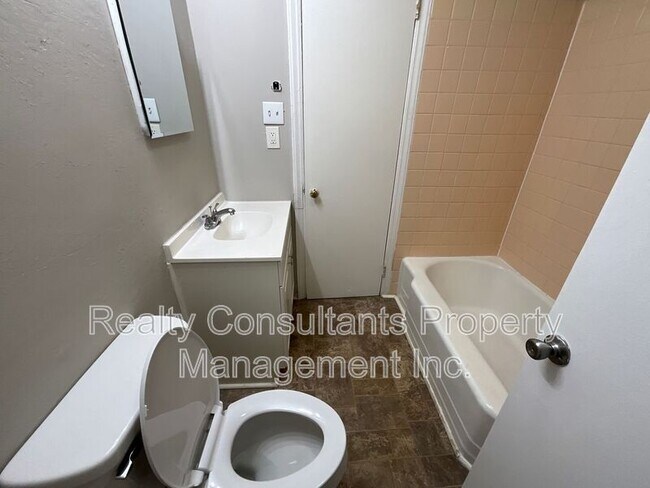 Building Photo - 201 Lowdermilk St