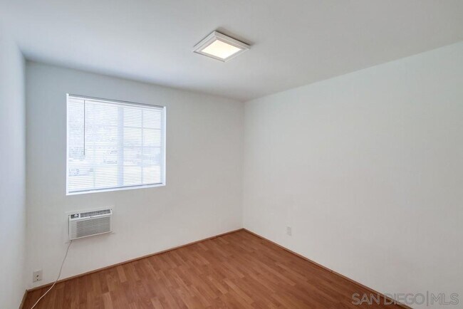 Building Photo - 5068 Baxter St