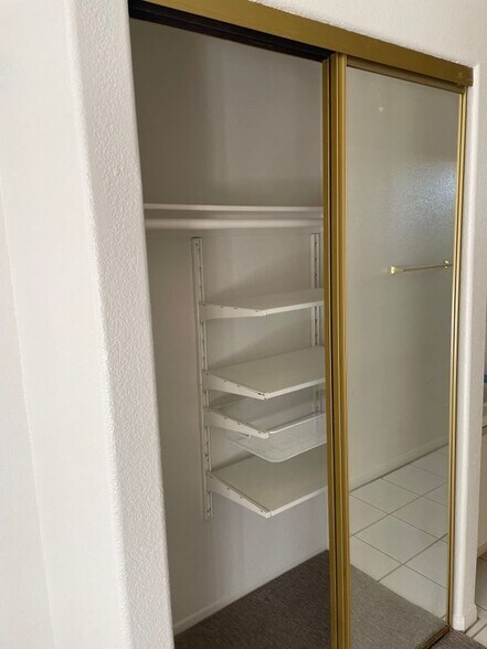 Building Photo - 53865 Avenida Mendoza