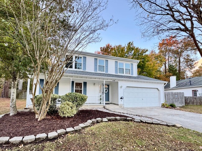 Primary Photo - Ready NOW! A 4/2.5 in Glenwood! A Pet Friendly Home w/a HUGE Fenced Yard, Attached Garage!