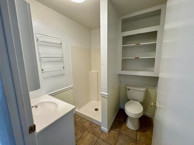 Building Photo - 352 Bonita St