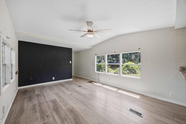 Building Photo - 6437 Spinner Dr