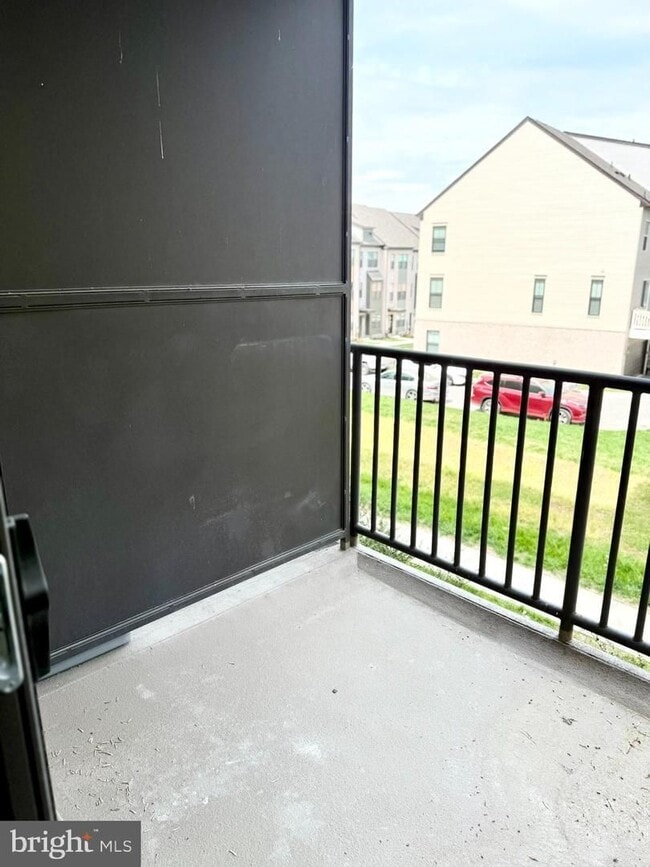 Building Photo - Spacious & Updated One Bedroom W/All Energy Utilties Included, Parking, Laundry on Site, & Much M...