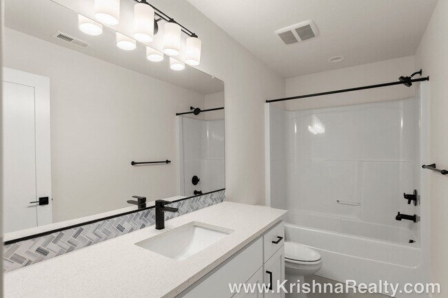 Building Photo - Spacious 4 BD 3 BA Home on a Corner Lot in South Hillsboro’s Reeds Crossing Community