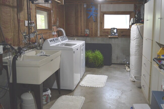 Building Photo - 16431 Mayleon Dr