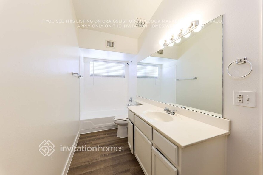 Building Photo - 11134 N 82nd Dr