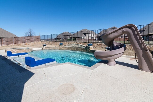 Building Photo - 4152 Las Colina Dr