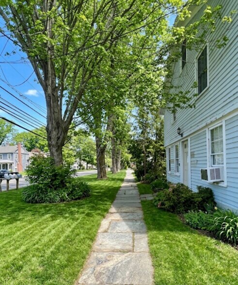 Building Photo - 235 Main St