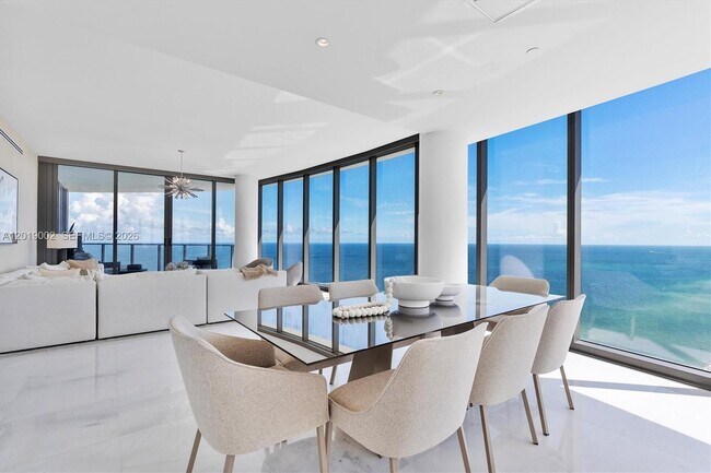 Building Photo - 15701 Collins Ave